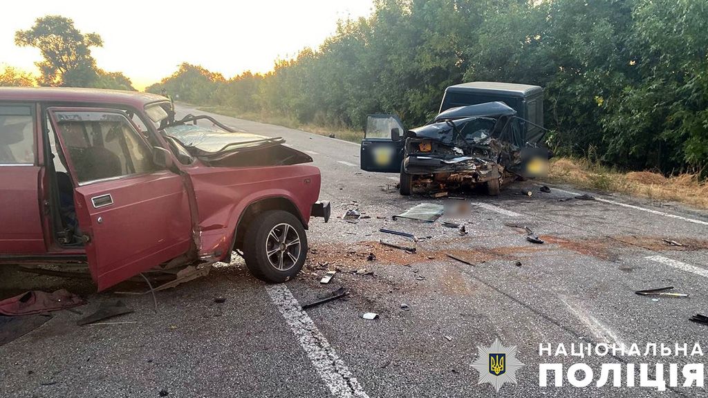 У Кременчуцькому районі зіткнулися ВАЗ та ІЖ – обидва водії у лікарні