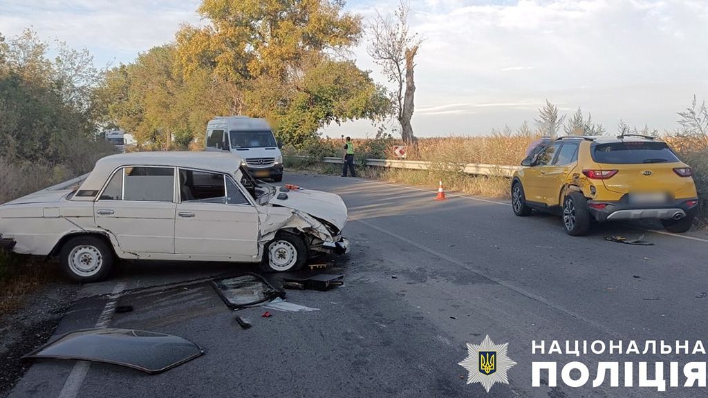 На Миргородщині нетверезний водій ВАЗ врізався у інший автомобіль