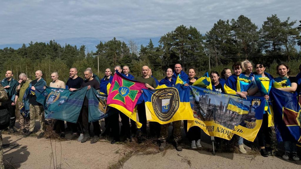 Із ворожого полону звільнено ще 49 українців