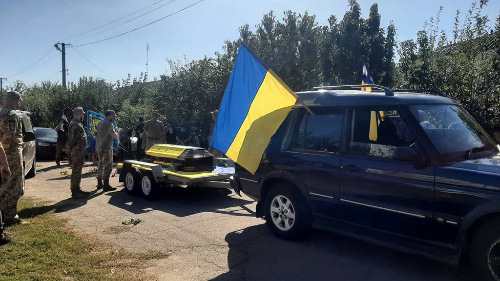 Кобеляччина попрощалася із загиблим воїном Леонідом Мурейком