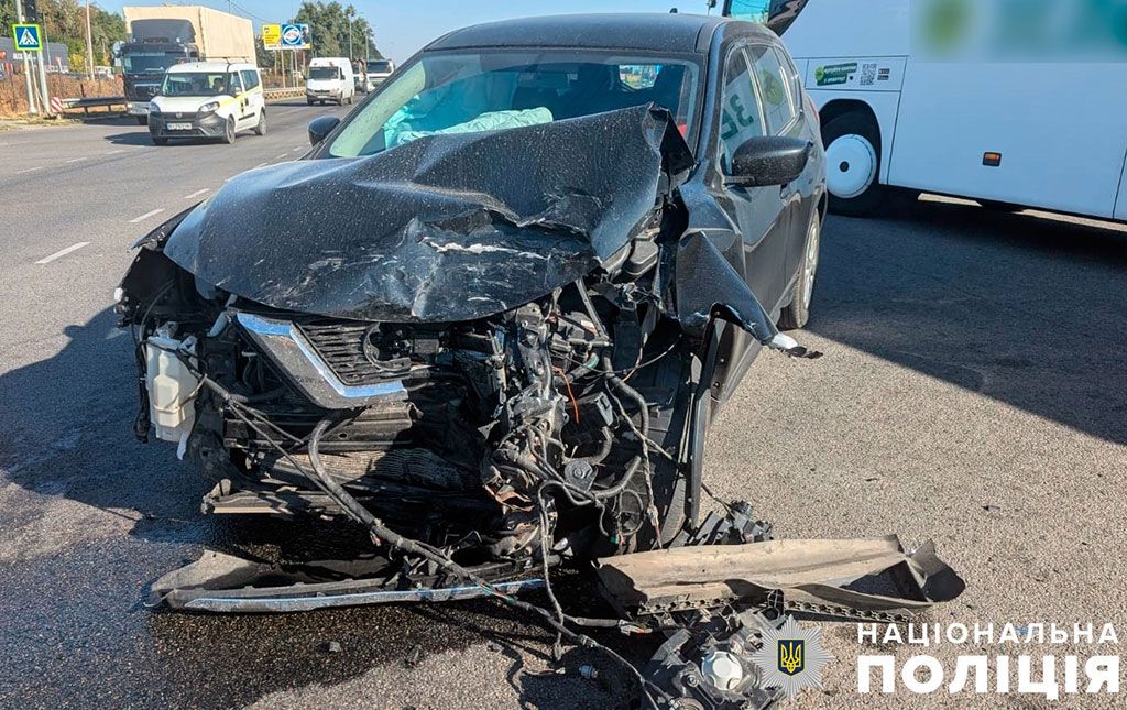 Поліція Полтави з’ясовує деталі аварії, внаслідок якої постраждали двоє дорослих і маленька дитина