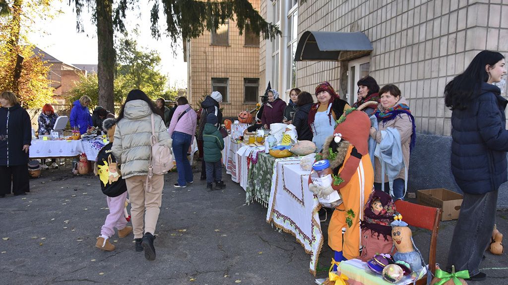 У Пирятині провели ярмарок на підтримку ЗСУ