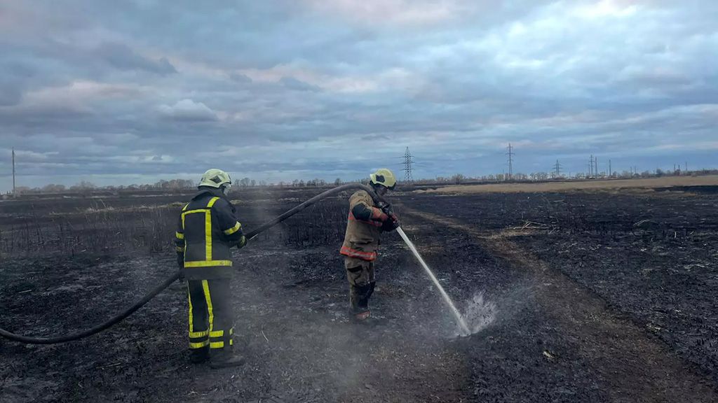 Рятувальники Полтавщини гасили торф’яну пожежу у Кременчуцькому районі