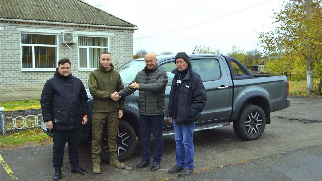 Білицька громада передала військовим пікап