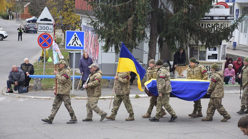 На Новосанжарщині попрощалися із загиблим воїном