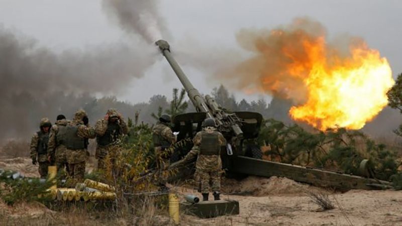 Ворог тисне, українські воїни тримають оборону: за минулу добу уражено 19 танків, 51 бронемашин, 64 артсистеми та 3 РСЗВ