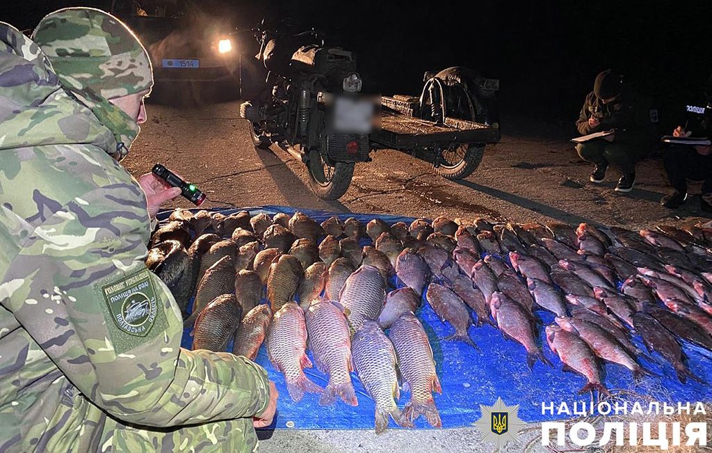 На Кременчуцькому водосховищі упіймали браконьєра зі 120 кілограмами риби