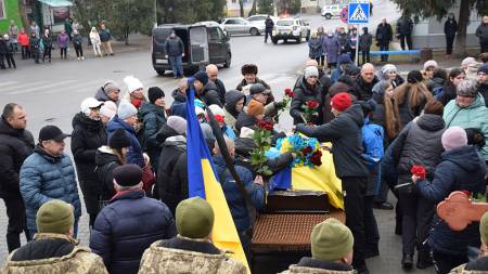 7 січня мешканці Новосанжарщини провели в останню путь військовослужбовця Анатолія Мокляка