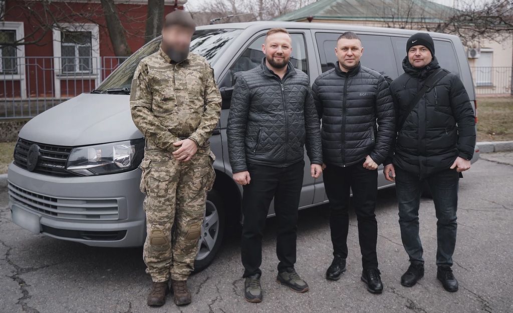 Полтавщина передала військовим автомобіль