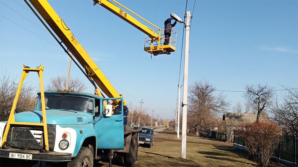 У Канавському старостаті відновлюють вуличне освітлення