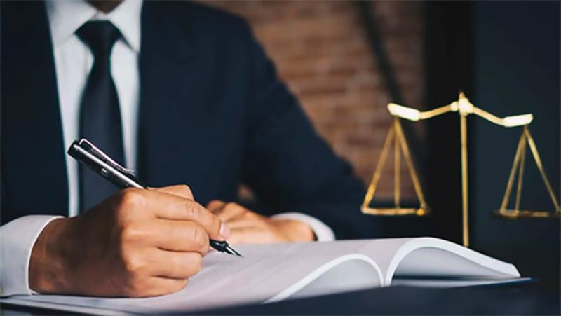 Попит на послуги адвоката зростає щорічно