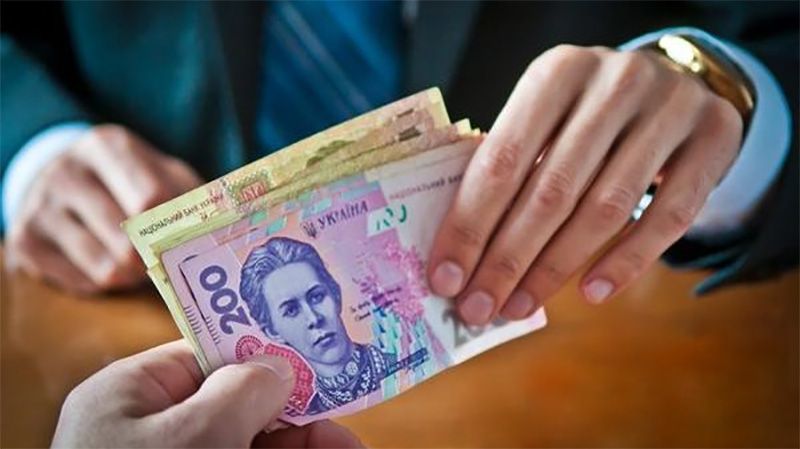 Коли зарплата ще далеко, а вечірка вже завтра: як швидко закинути гроші на картку