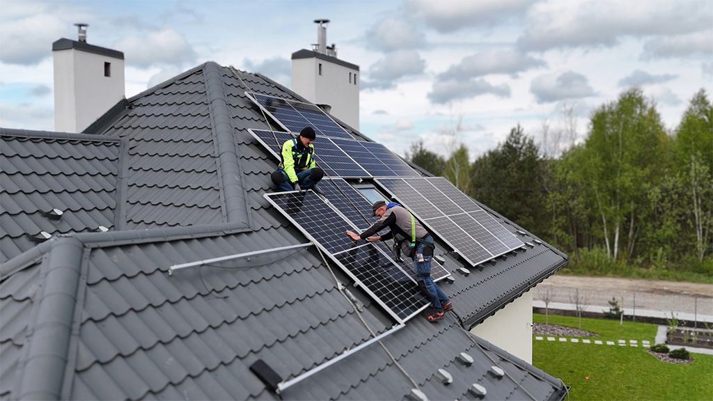 Досвід встановлення сонячної станції для будинку під Києвом: чесний відгук