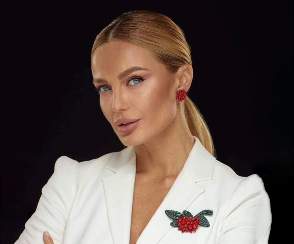 Патріотичні брошки: символіка та стиль