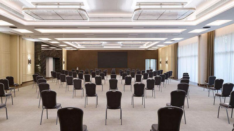 Як вибрати ідеальну локацію для бізнес-події: на що звернути увагу при оренді конференц-залу