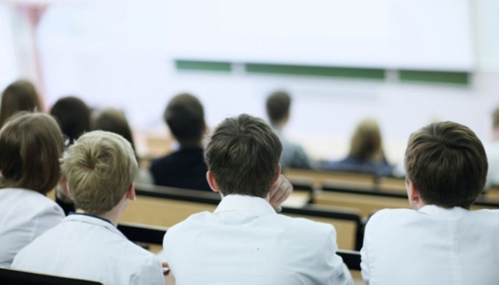 Виші мають більше місць, ніж вступників