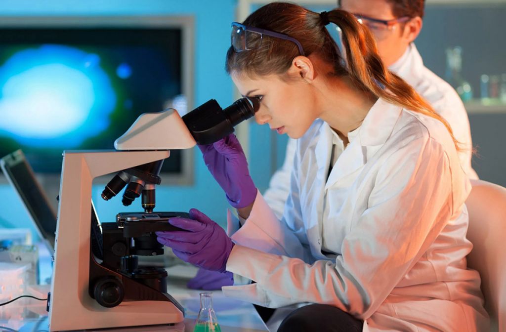 У АТЛ Україна по-справжньому розуміються на мікроскопах