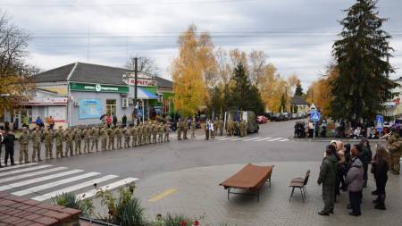 Новосанжарська громада провела в останню путь Героя — Тараса Яловегу