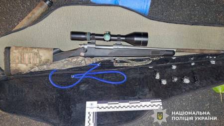 У Кременчуцькому районі поліція затримала браконьєрів, які намагалися втекти після наїзду на службове авто єгерів