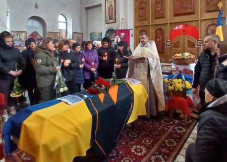 Котелевська громада попрощалася з Героєм — Даніїлом Шерстобітовим («Ітачі»)