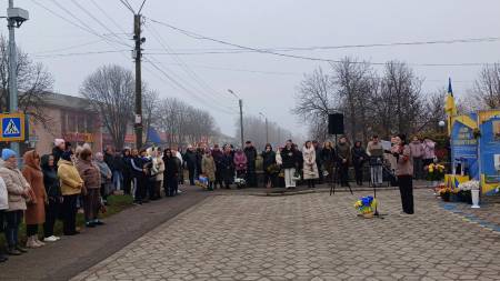 Алея Слави у Котельві: громада вшанувала нові імена Героїв, які тримають наше небо