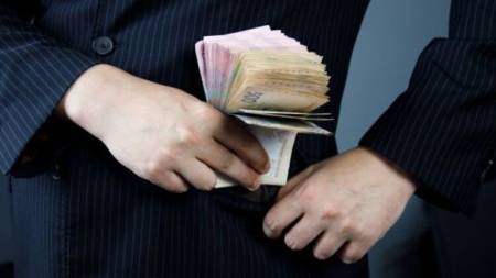 На Лубенщині поліція викрила чоловіка, причетного до крадіжки грошей з магазину