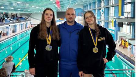 Юні полтавські спортсменки вибороли медалі чемпіонату України з плавання