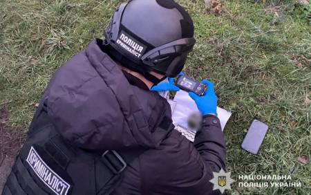 На Миргородщині поліція у чоловіка вилучила предмет, схожий на гранату — розпочато кримінальне провадження
