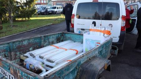 Решетилівська громада передала небезпечні відходи на утилізацію: 1688 ламп, 42 термометри та 327 кілограмів батарейок