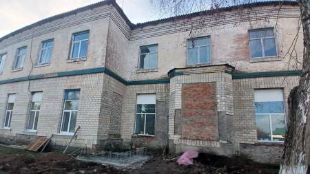 Хворим і медикам — ліфт, пасажирам — автостанцію