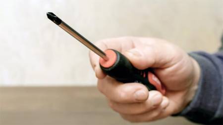 Викрутка в якості зброї: мешканець Нових Санжар отримав 5 років ув’язнення