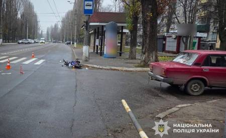 У Кременчуці автомобіль ВАЗ зіткнувся з електровелосипедом: поліція розслідує обставини ДТП