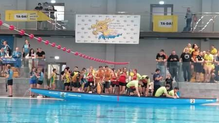У Полтаві провели відкритий чемпіонат області з веслування на човнах «Дракон» у басейні