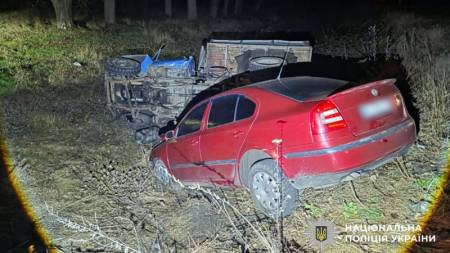 На Полтавщині на автодорозі М-22 зіткнулися легковик та вантажівка: двоє жінок травмовано