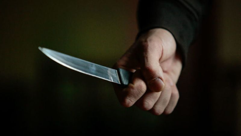 У Кременчуці чоловік з ножем напав на сусідку – жінку госпіталізовано