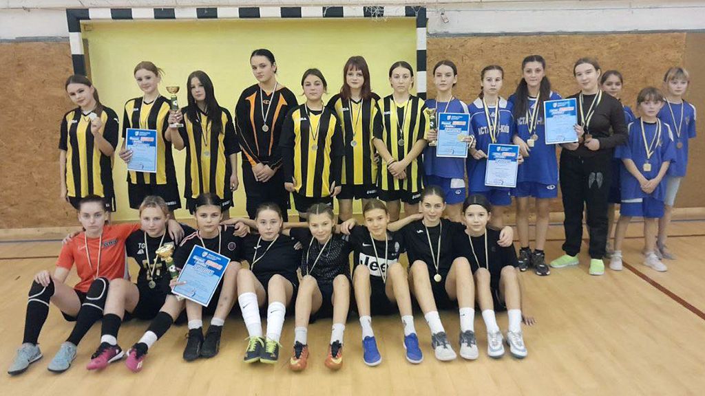 У Кобеляках відбувся ІІ етап змагань «Пліч-о-пліч всеукраїнські шкільні ліги» з масового футболу серед дівчат 5–9 класів