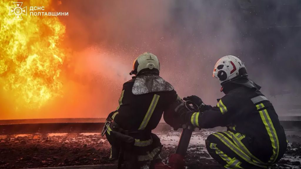 На Полтавщині ліквідовано масштабні пожежі після нічної атаки рф