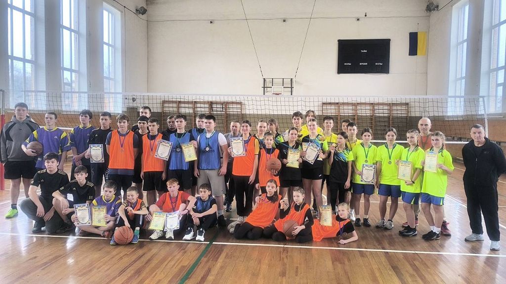 У Нових Санжарах відбувся другий етап всеукраїнських змагань «Пліч-о-пліч» зі стрітболу