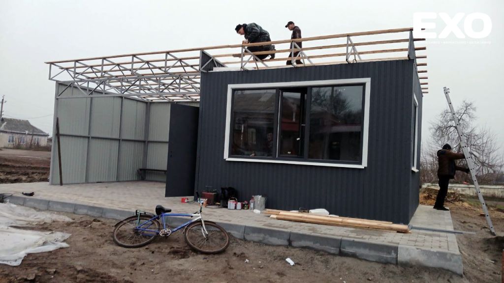 За крок до автостанції в Кобеляках