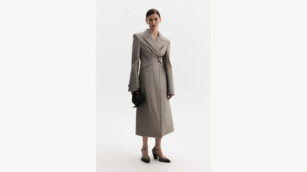 Фешн-батл: класичне пальто vs трендовий пуховик — що вибрати цієї зими