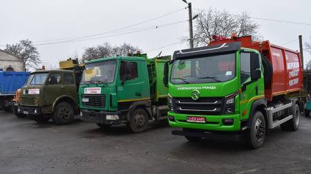 Козельщинська громада придбала новий сміттєвоз для комунального господарства