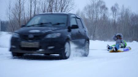 На Миргородщині поліція розслідує травмування неповнолітньої дівчини під час катання на санчатах