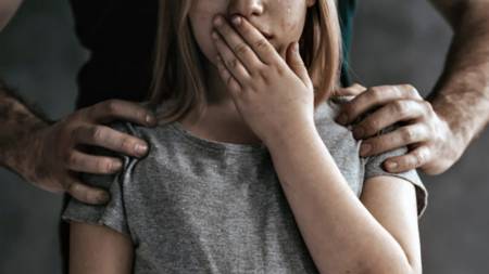 На Полтавщині чоловіка підозрюють у зґвалтуванні 13-річної падчерки