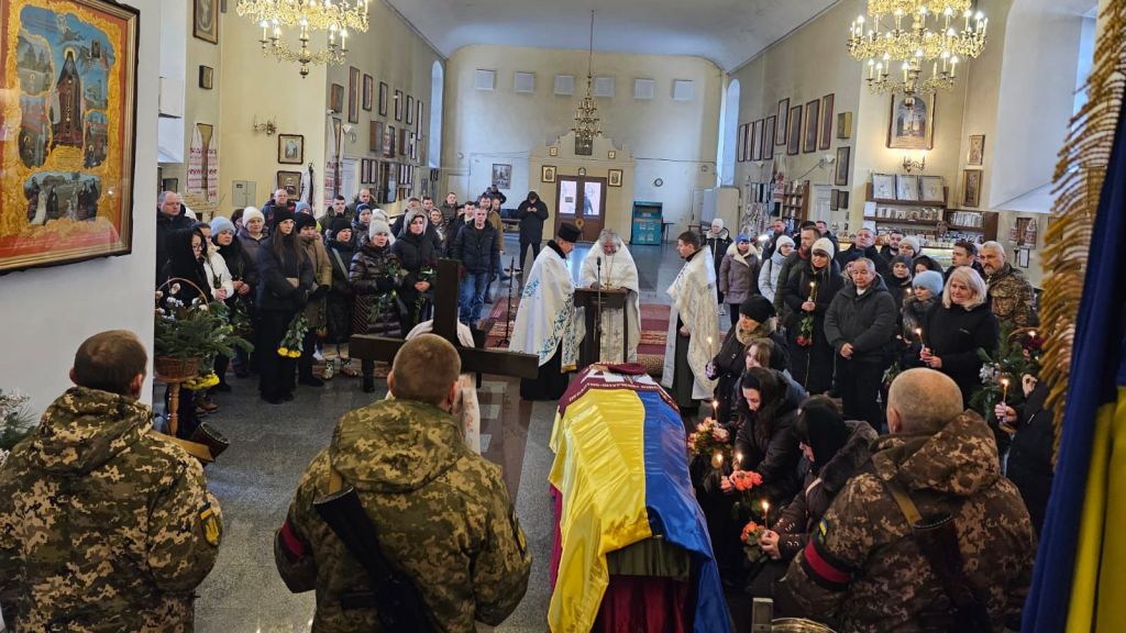 У Полтаві попрощалися з полеглим захисником України Олександром Доброхлібом