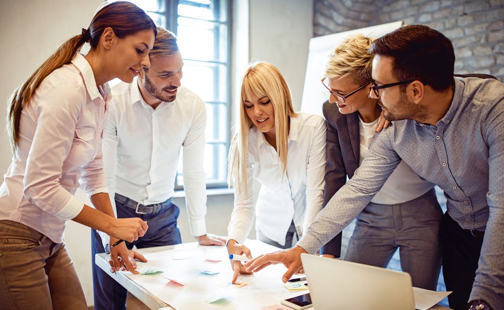 Влияние визуальной стратегии на формирование премиального имиджа и рыночную стоимость компании