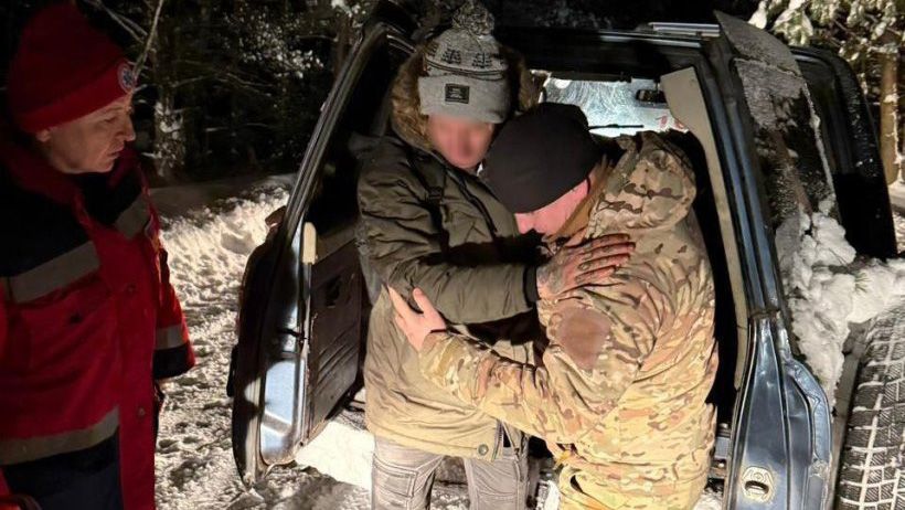 Прикордонники врятували полтавця, який обморозив руки і ноги під час спроби незаконного перетину кордону