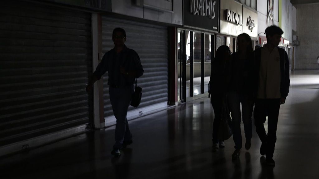 На Полтавщині вимкнуть підсвітку вивісок, рекламних щитів та вітрин