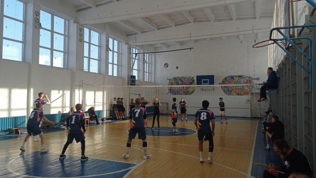 У Кобеляках стартувала відкрита першість міської ради з волейболу