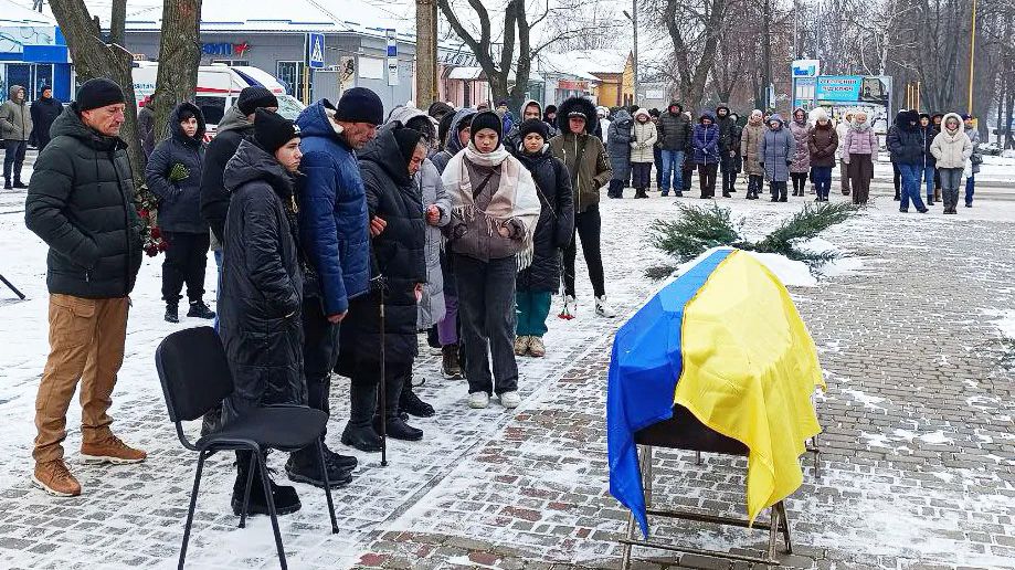 У Глобинській громаді попрощалися із Захисником України Миколою Томою