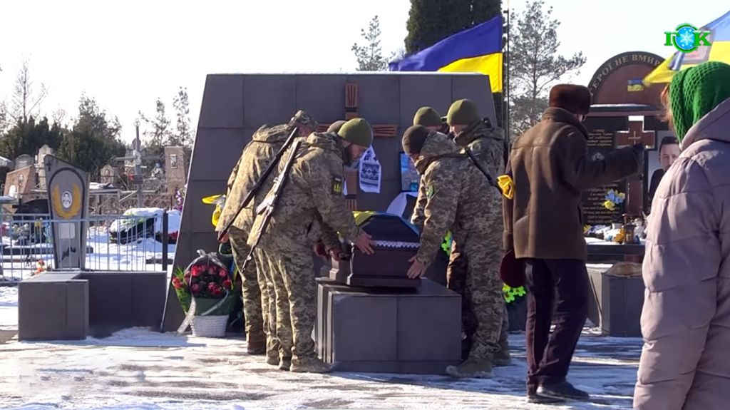 У Солошиному попрощалися з героєм-захисником Олександром Говоруном